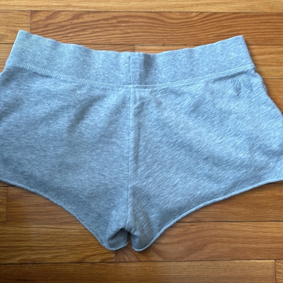 Victoria Secret Supermodel Essential Shorts - Picture 4 of 7